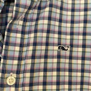 Like new Vineyard Vines button down long sleeve shirt size medium 12-14